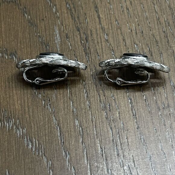 Vintage Oval Clip On Earrings Silver Tone Black Stone French Clip Estate Jewelry - Picture 3 of 5